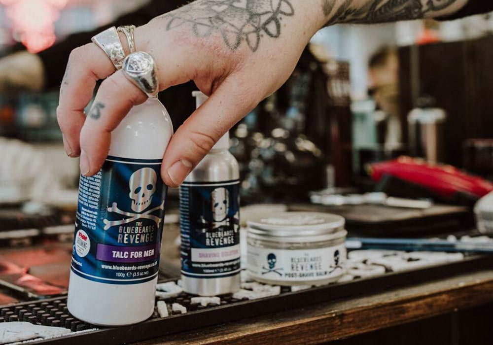 bluebeards_revenge_antiperspirant_deodorant_roll_on_desc-min